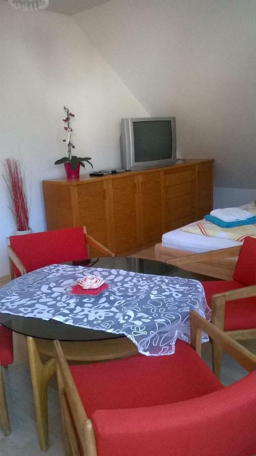 Ferienwohnung Am Bodensee Mit 3 Schlafzimmer Ueber 2 Etage Mit Kleine Balkon Bis 7 Personen 于伯林根 外观 照片